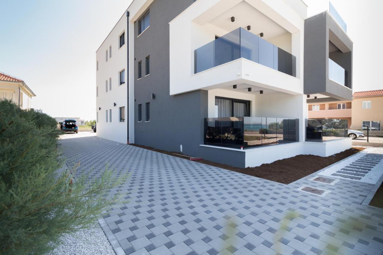 Luxury Beachfront Villa Crystal Aenona - By Ta Leut Agency Nin Εξωτερικό φωτογραφία