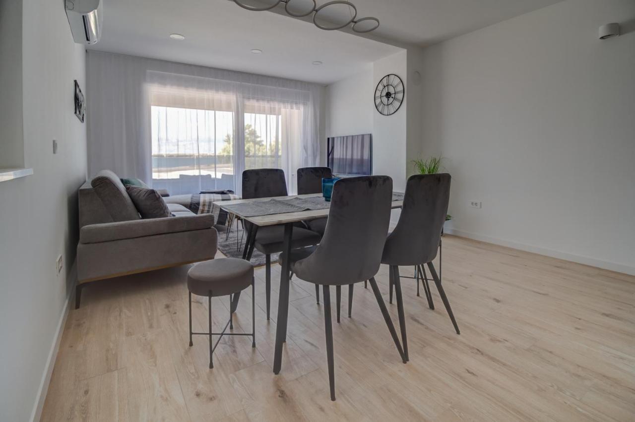 Luxury Beachfront Villa Crystal Aenona - By Ta Leut Agency Nin Εξωτερικό φωτογραφία